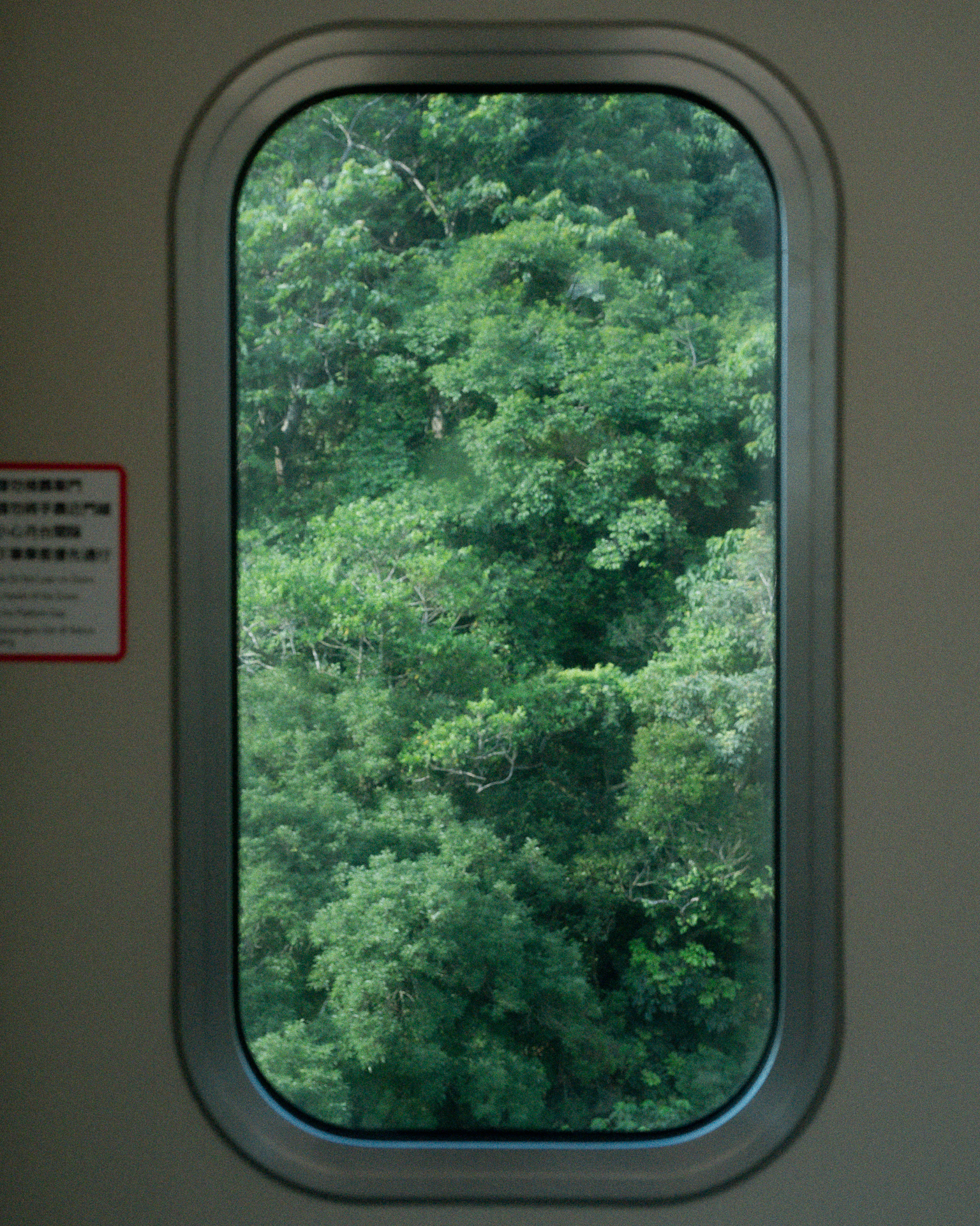 窗外的綠色很慢，可以看一下午｜論機捷或高鐵到桃園領航站的時間與票價差異