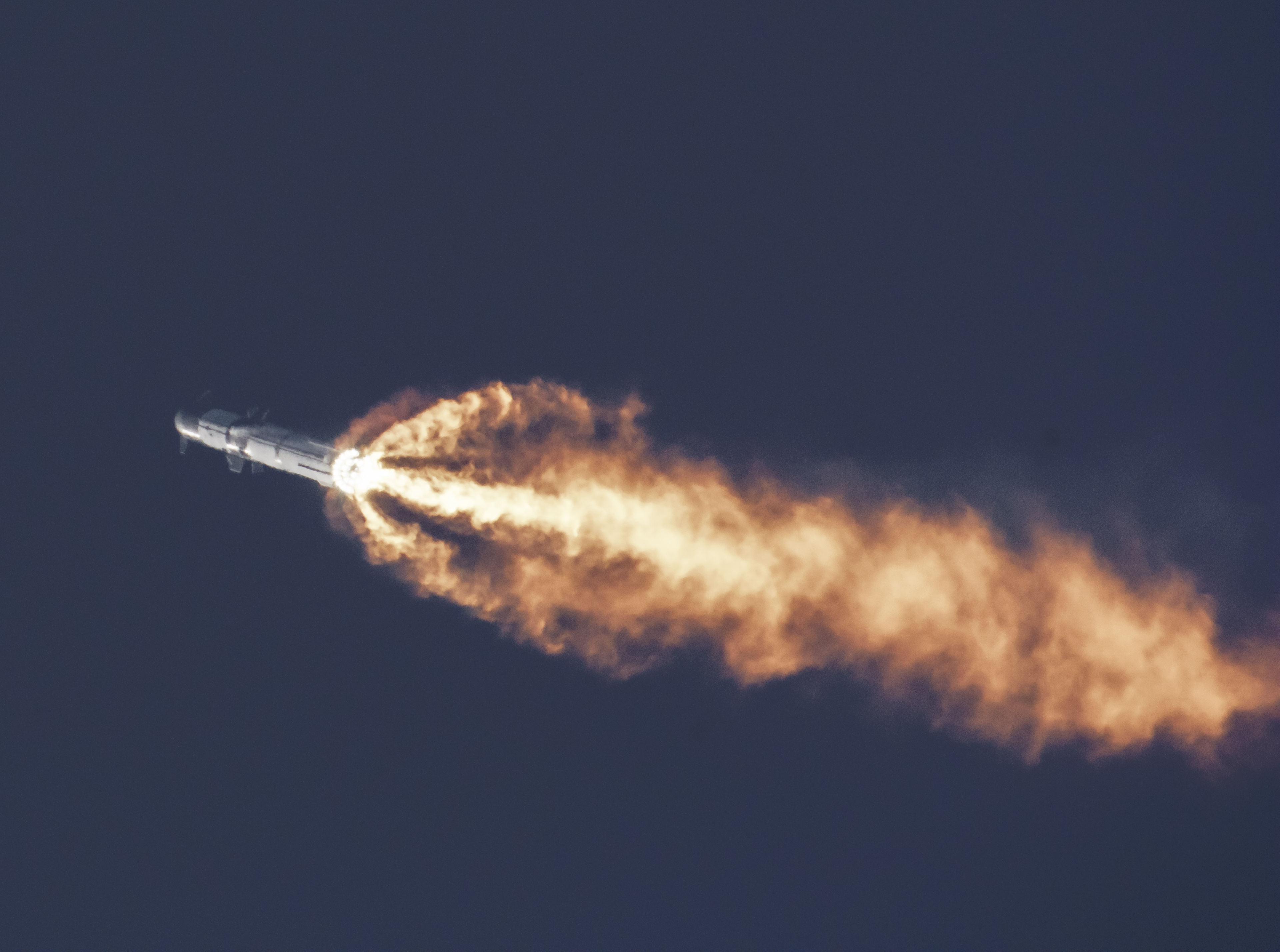 Space X 首次 Starship 升空任務非完全失控爆炸，於 RUD 狀態下人為啟動 FTS 飛行終止程序